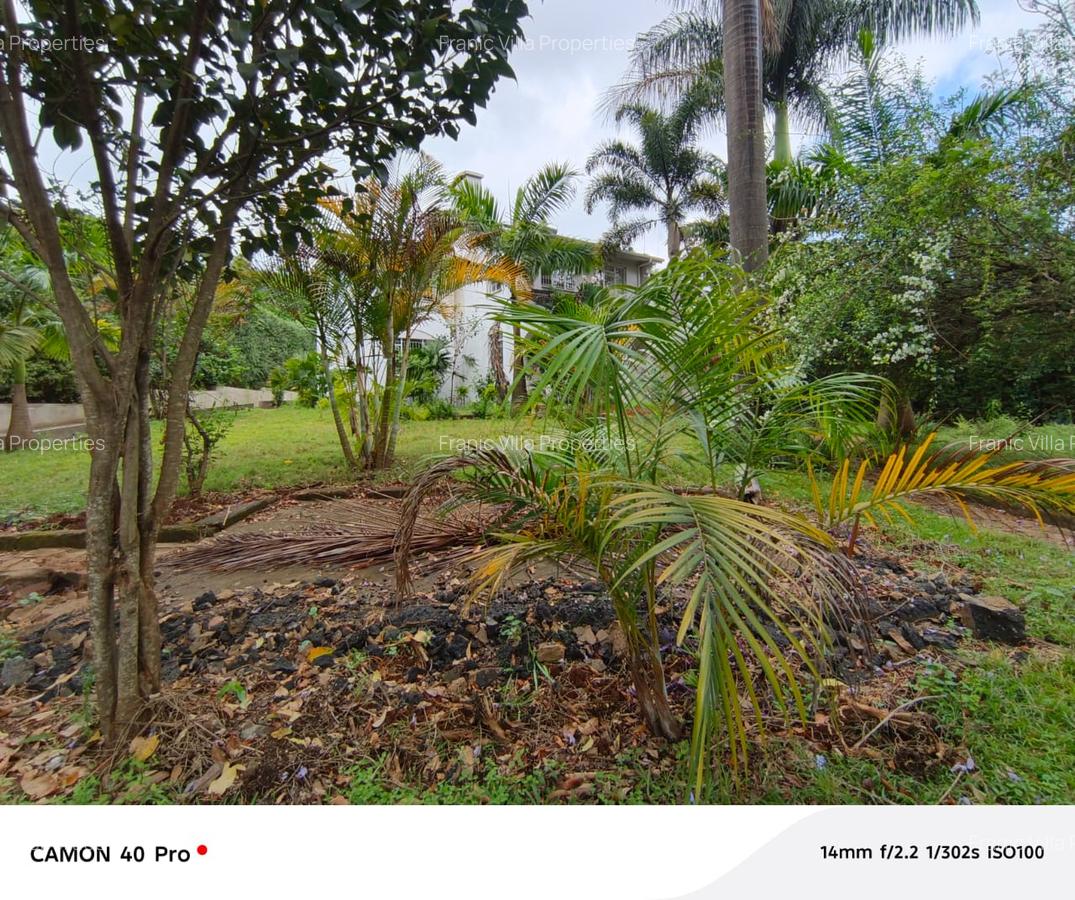 4 Bed House with En Suite at Runda - 2