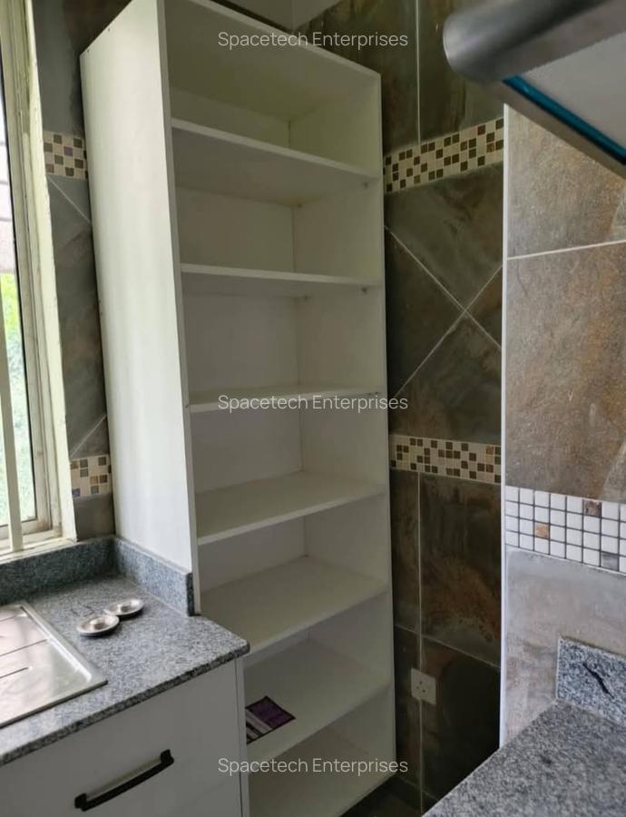 4 Bed House with En Suite in Nyari - 8