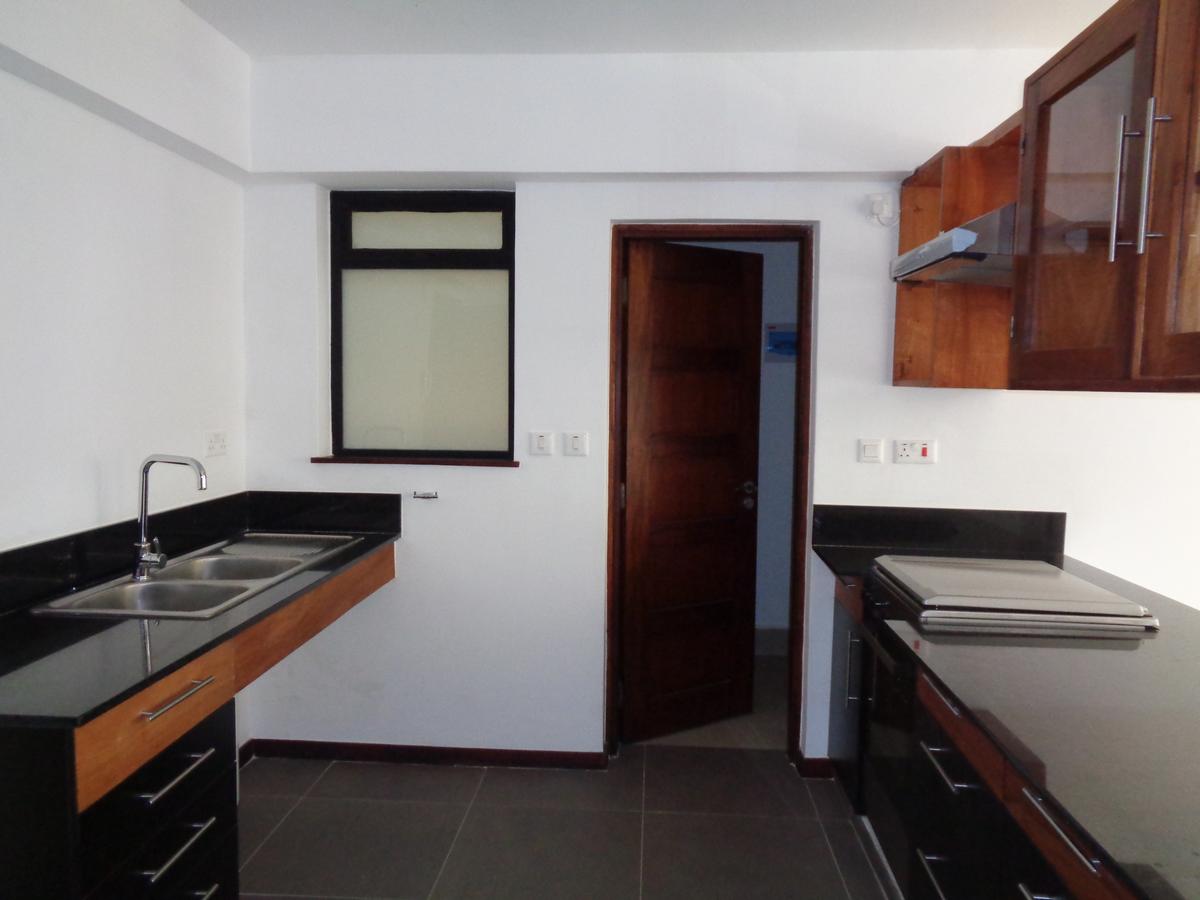 2 Bed Apartment with En Suite in Riverside - 10