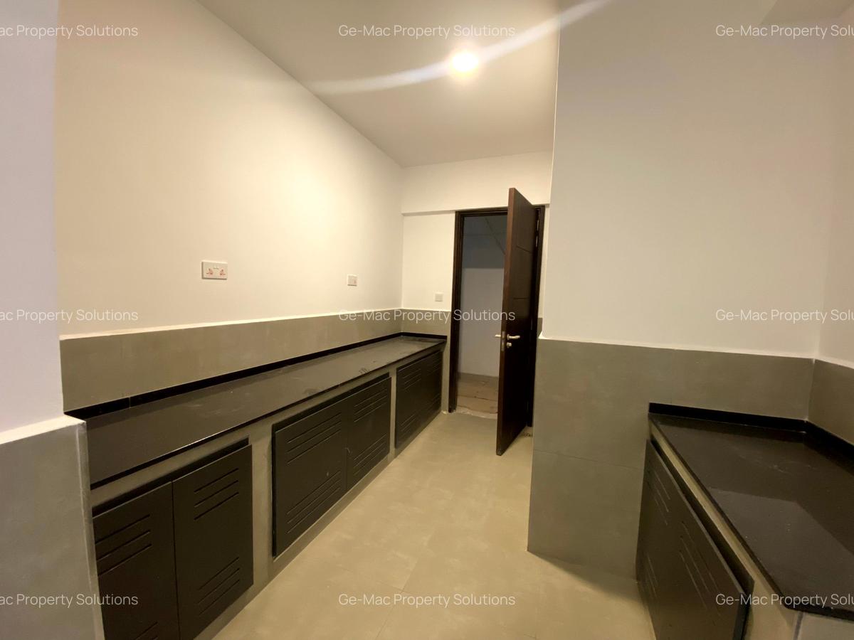 4 Bed Apartment with En Suite in General Mathenge - 9