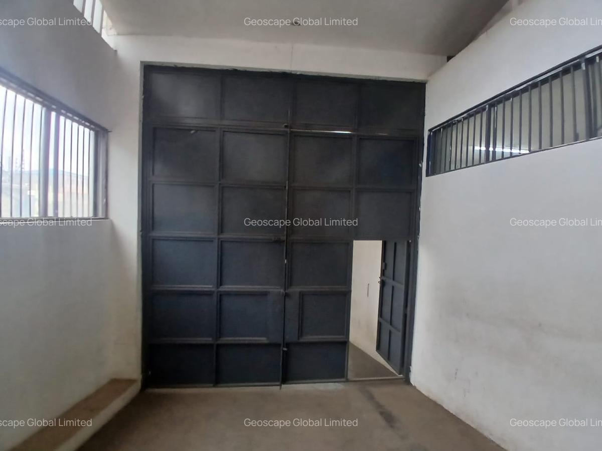 5,500 ft² Warehouse with Backup Generator in Industrial Area - 4
