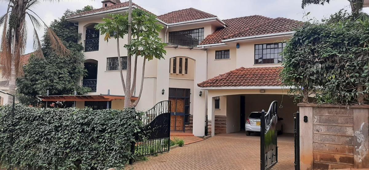 4 Bed Townhouse with En Suite in Spring Valley - 1