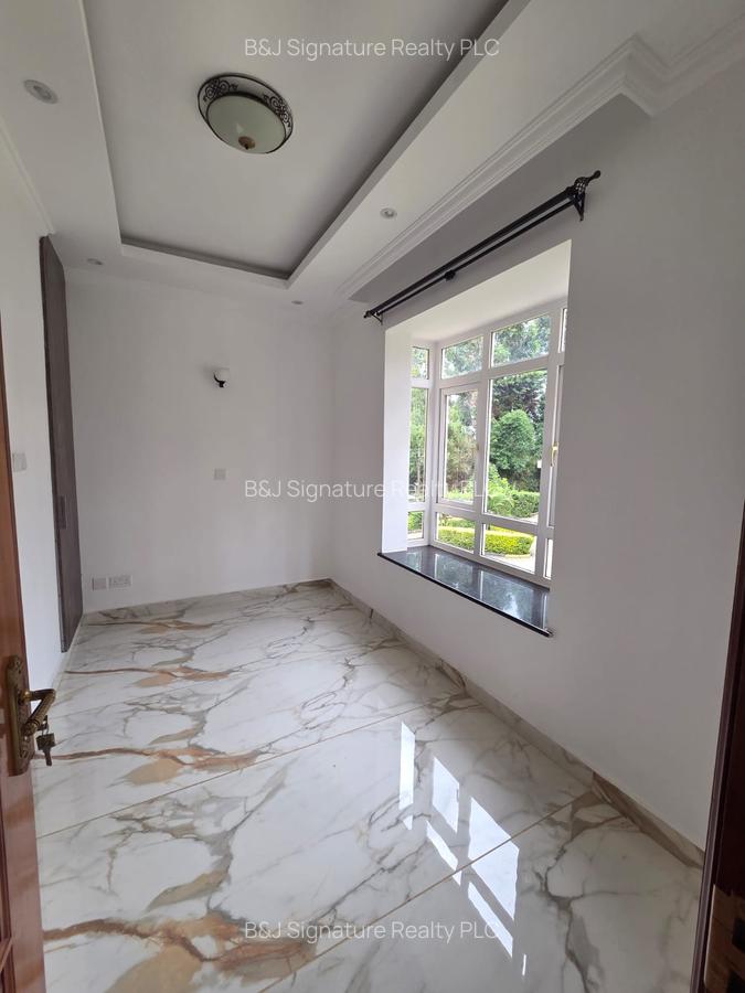 5 Bed Townhouse with En Suite in Lavington - 17
