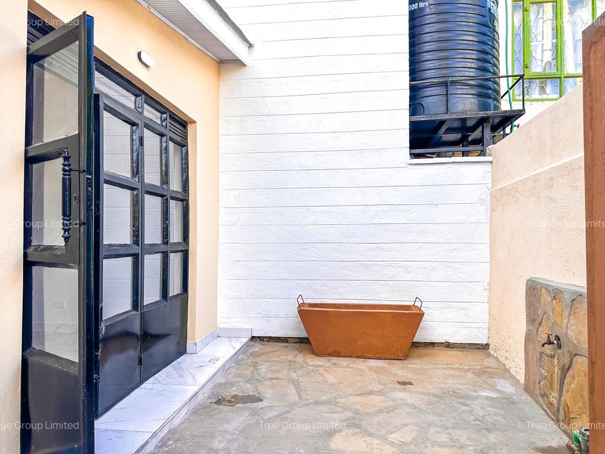 4 Bed Townhouse with En Suite at Mukenya Court - 18