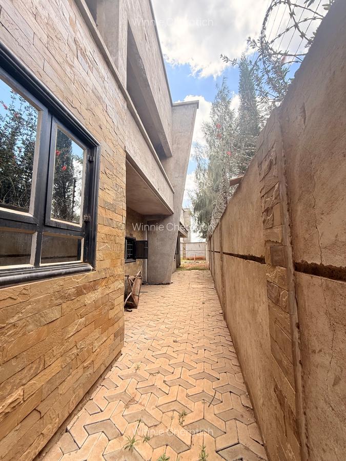 6 Bed House with En Suite at Kenindia Estate - 9