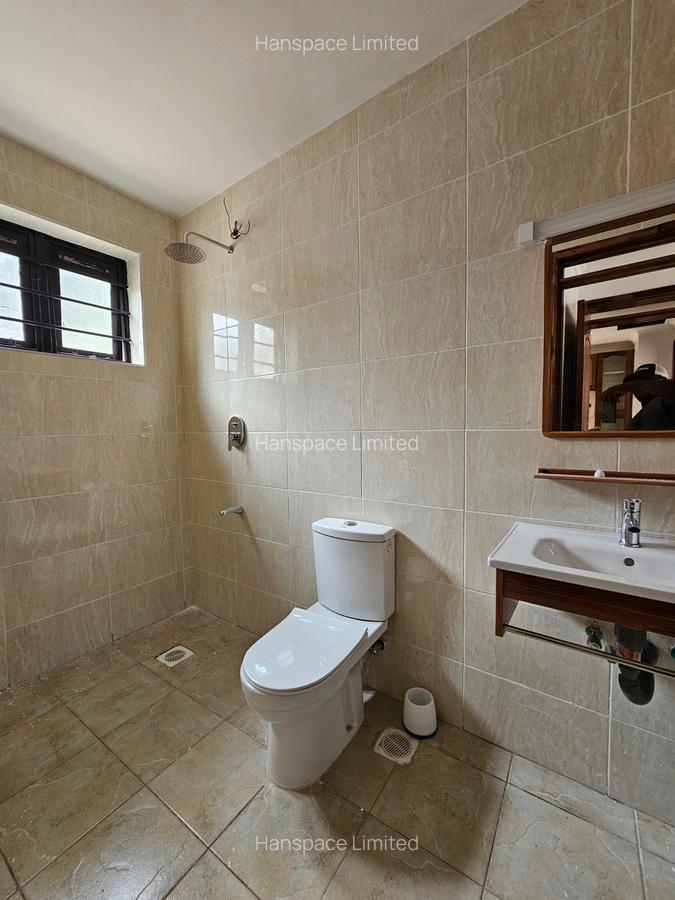 5 Bed Villa with En Suite in Runda - 15