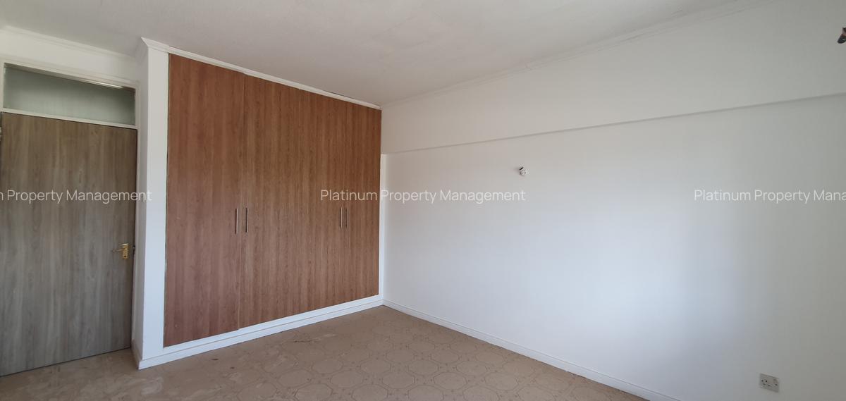 3 Bed Apartment with En Suite at Forest Lane - 10
