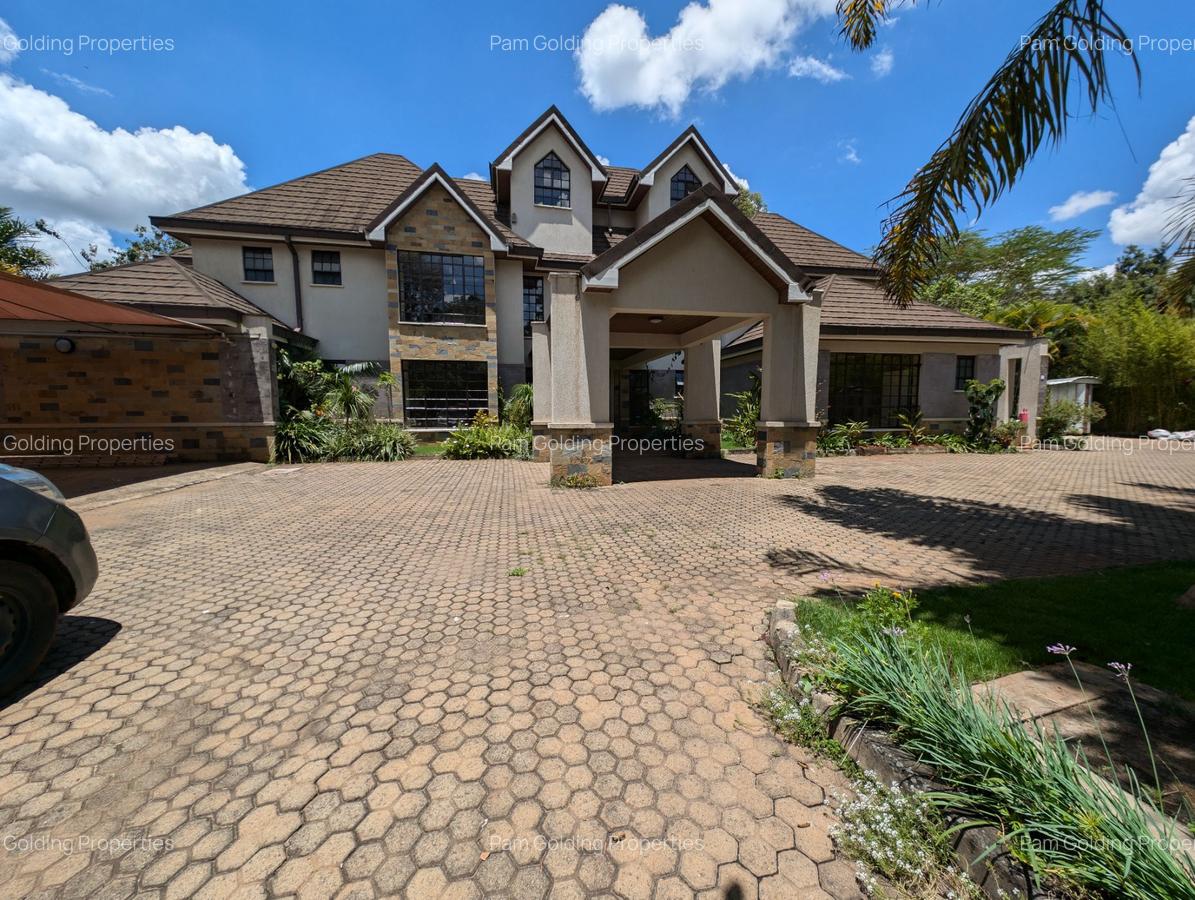 5 Bed Villa with En Suite in Runda - 1