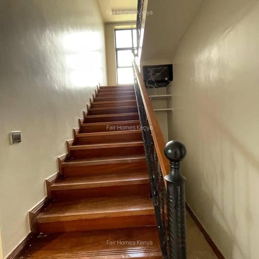 4 Bed Apartment with En Suite at Riverside Drive - 5