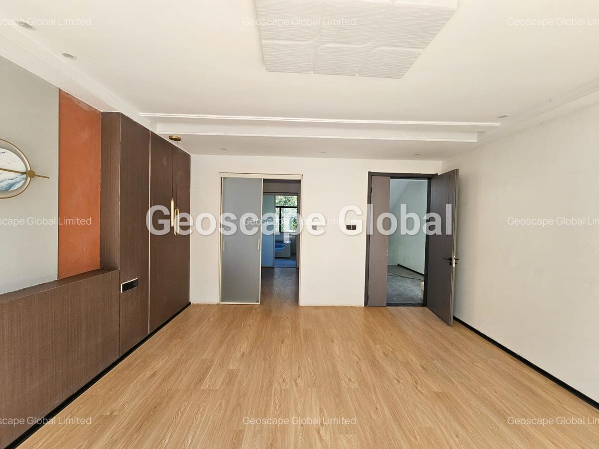 5 Bed Townhouse with En Suite in Lavington - 11