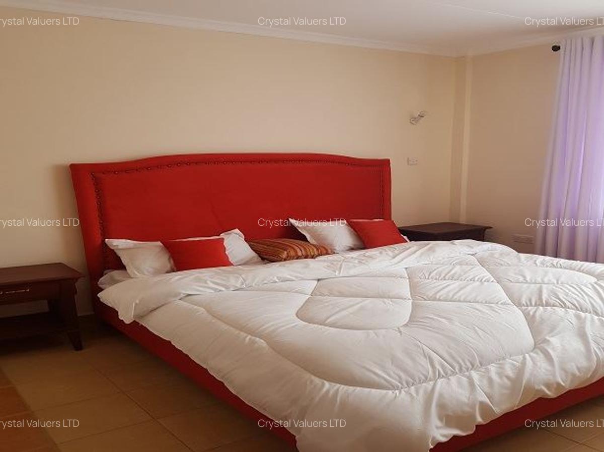 3 Bed House with En Suite at Kenpipe Gardens - 5