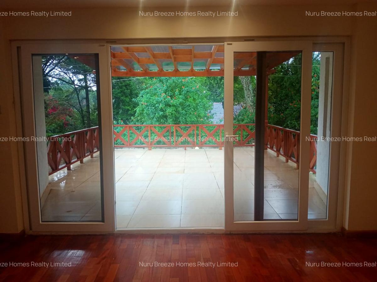 5 Bed Townhouse with En Suite in Lavington - 16