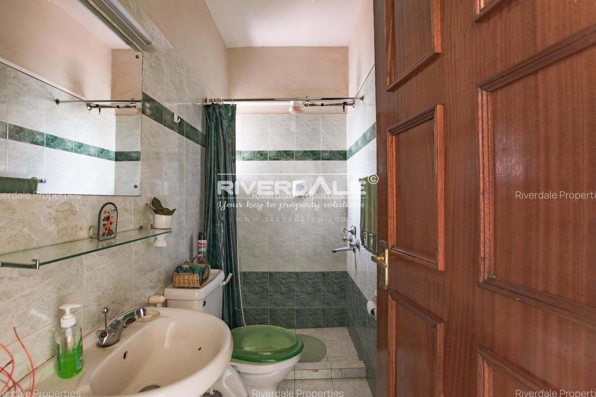 4 Bed Townhouse with En Suite in Westlands Area - 10