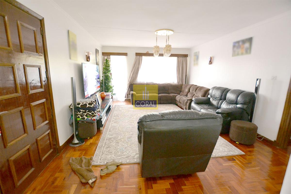 4 Bed Apartment with En Suite in Lavington - 4