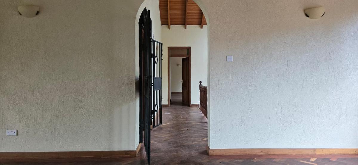 4 Bed House with En Suite in Runda - 12