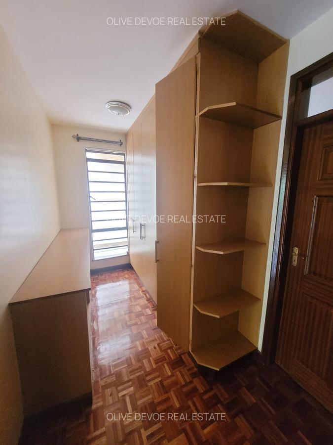 6 Bed Townhouse with En Suite in Lavington - 14