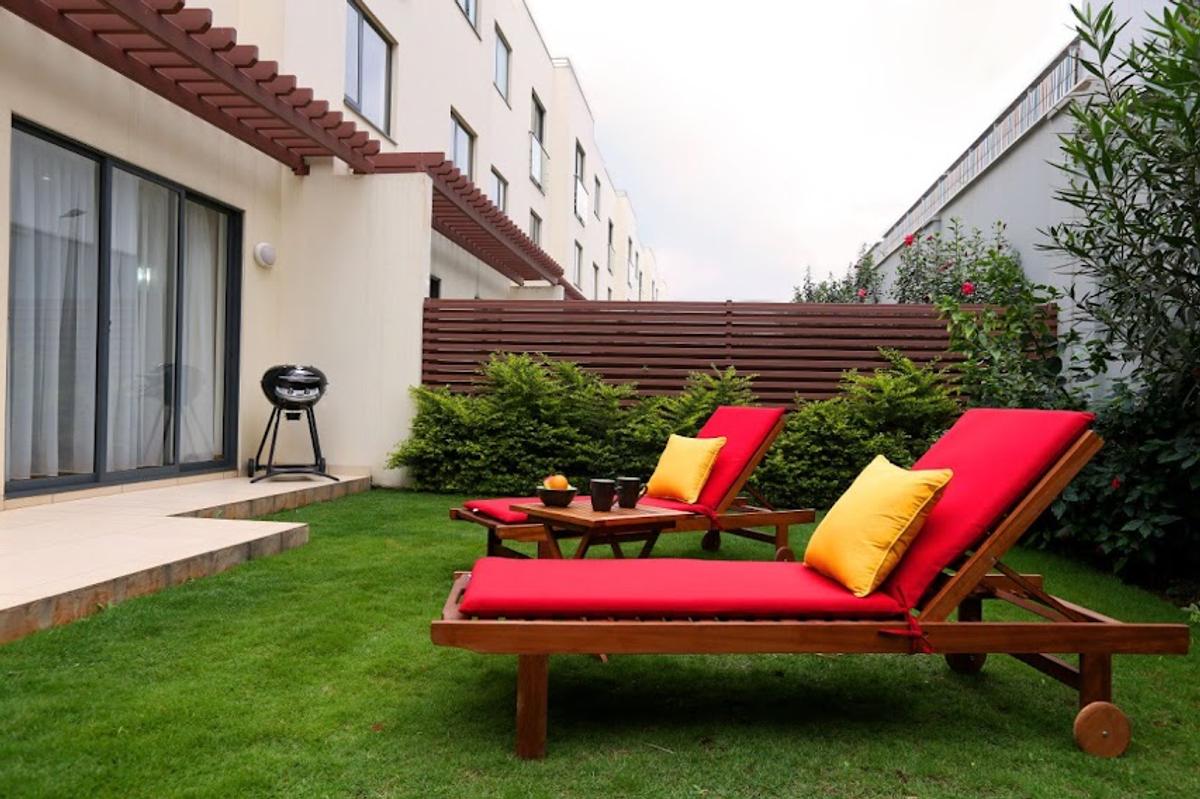 4 Bed Villa with Swimming Pool in Garden Estate - 3