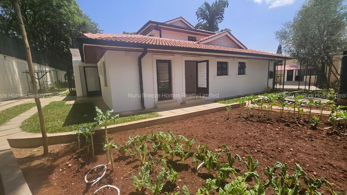 7 Bed House with En Suite in Runda - 10