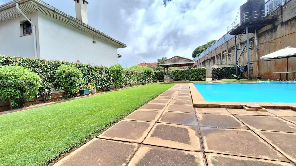 4 Bed Townhouse with En Suite at Kyuna - 5