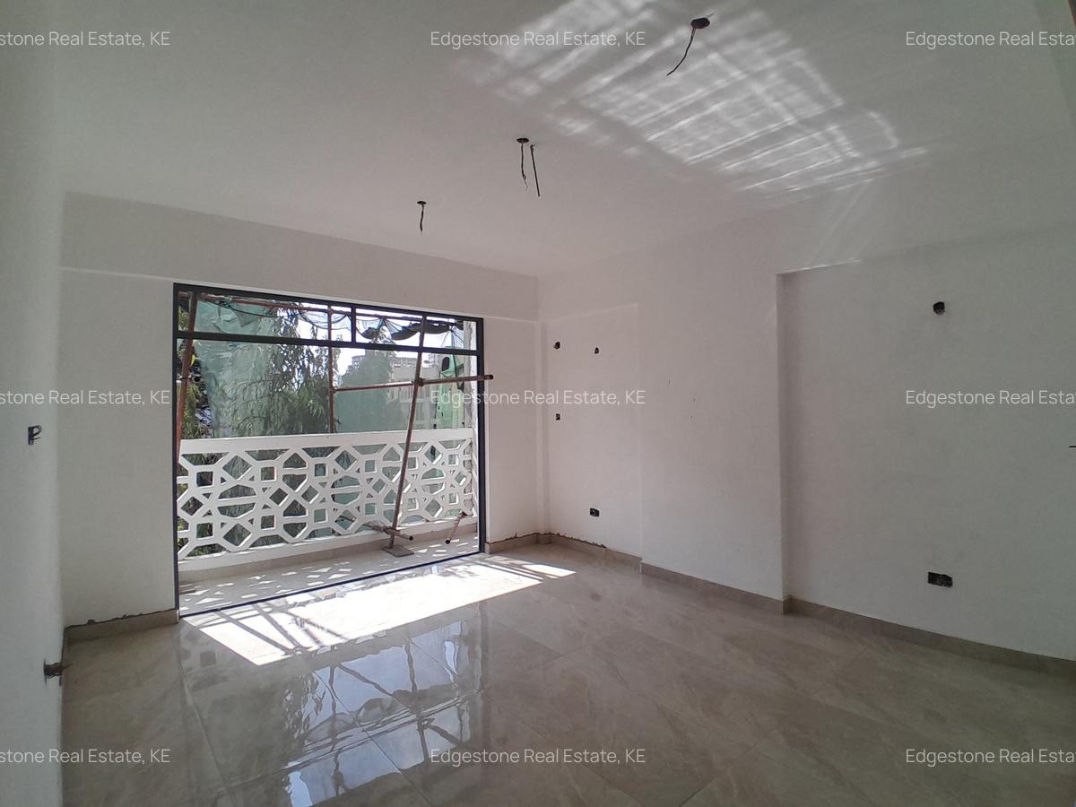 2 Bed Apartment with En Suite in Tudor - 2