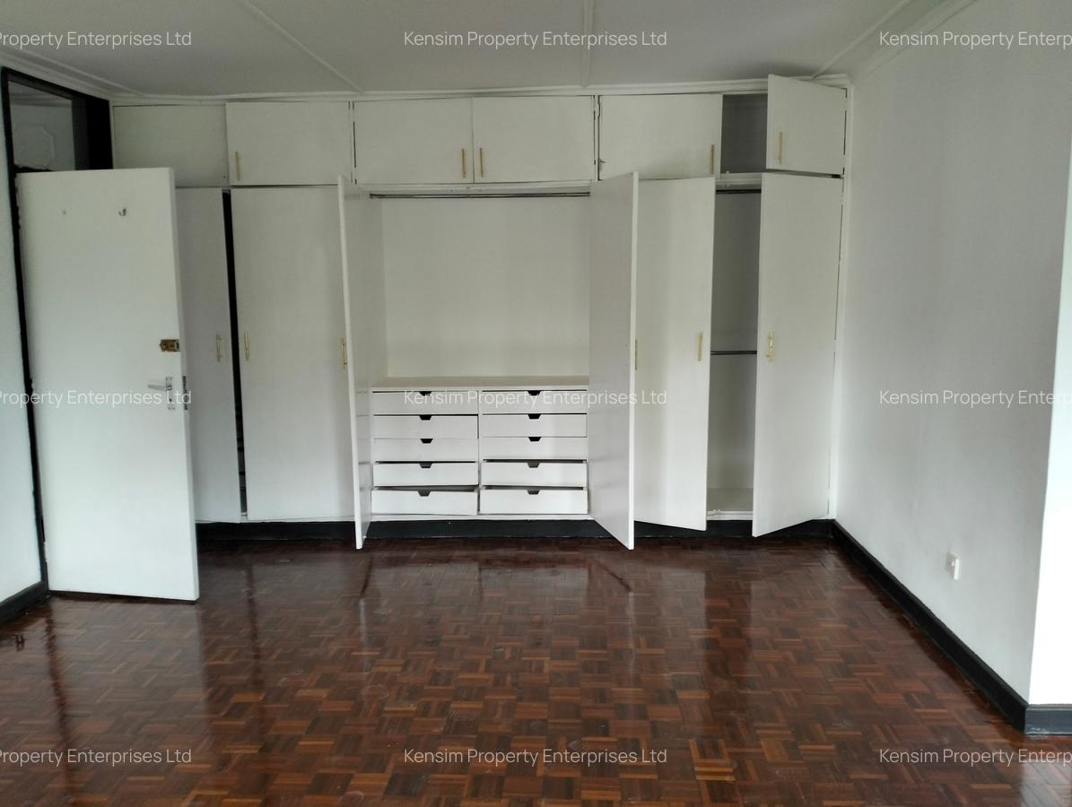 4 Bed Townhouse with En Suite in Lavington - 20