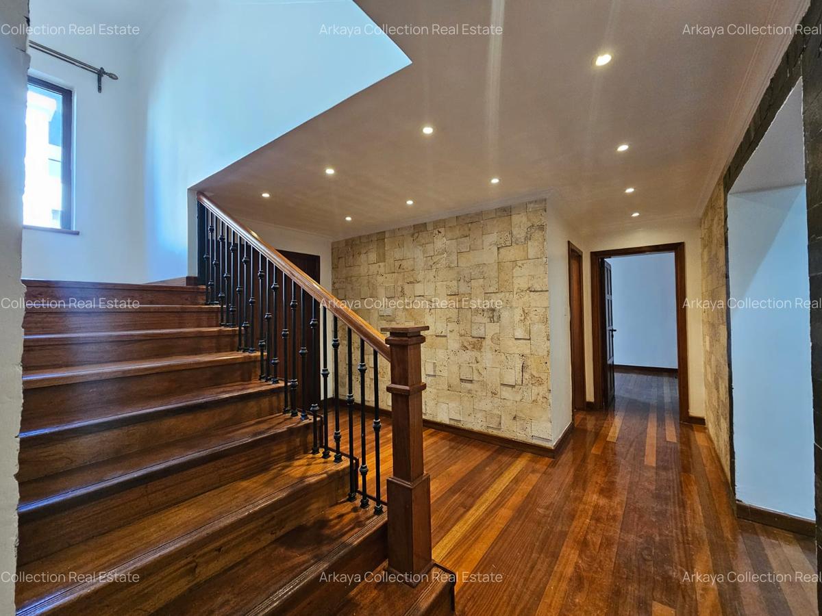 5 Bed Townhouse with En Suite in Lavington - 6