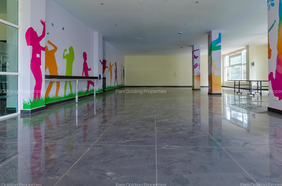 3 Bed Apartment with En Suite in Riverside - 17