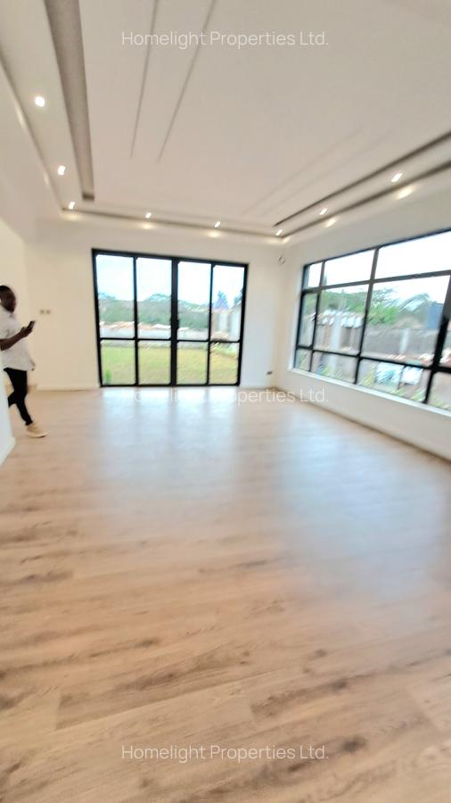 5 Bed Villa with En Suite at Lavington - 14