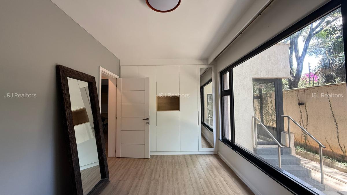 2 Bed Apartment with En Suite in Riara Road - 11