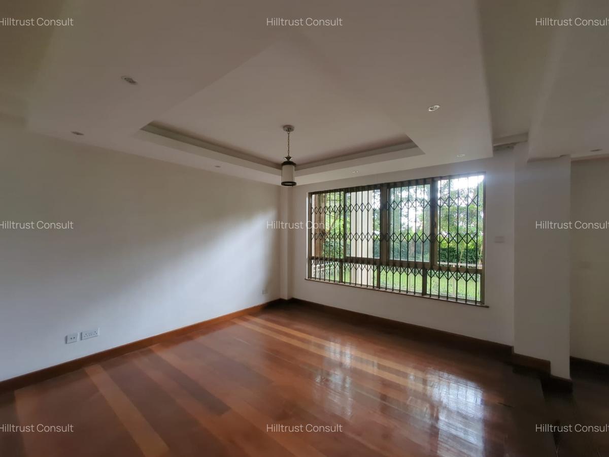 5 Bed Townhouse with En Suite in Lavington - 7