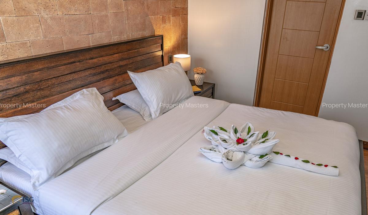 Serviced 1 Bed Apartment with En Suite at Wood Avenue - 13