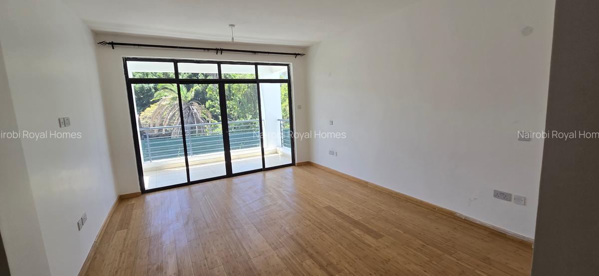 5 Bed Townhouse with En Suite at Lavington Green - 7