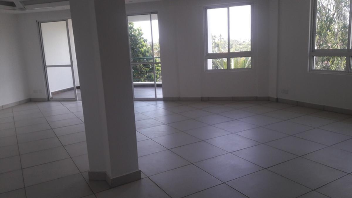 4 Bed Apartment with Swimming Pool in Nyali Area - 3