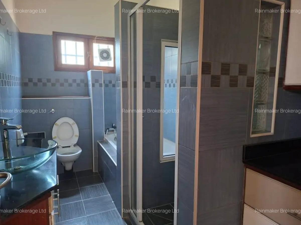 5 Bed House with En Suite at Elias Zagorreti - 6