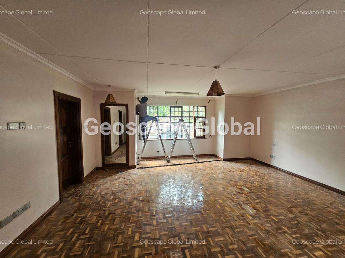 4 Bed Townhouse with En Suite in Spring Valley - 2