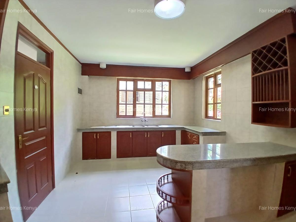 4 Bed Townhouse with En Suite at James Gichuru - 14