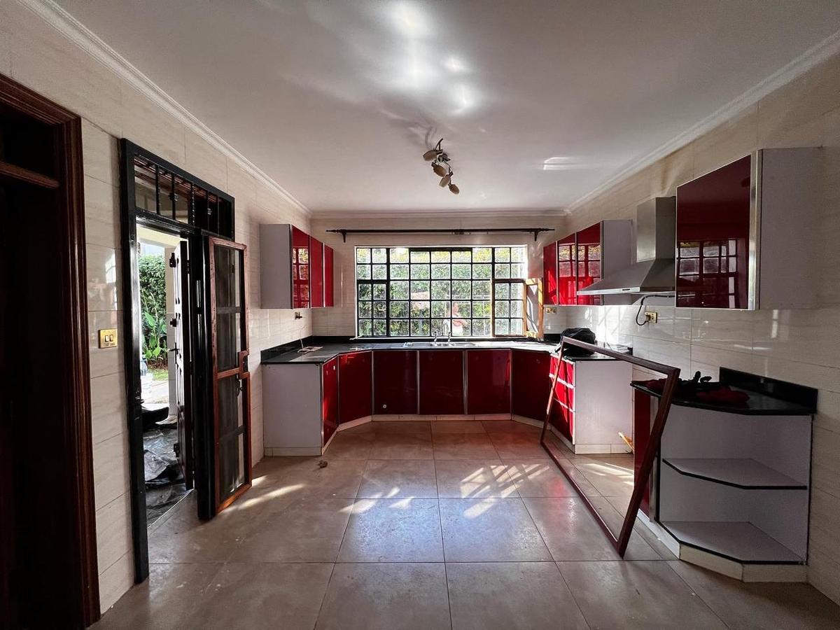 4 Bed Villa with Garden in Runda - 9