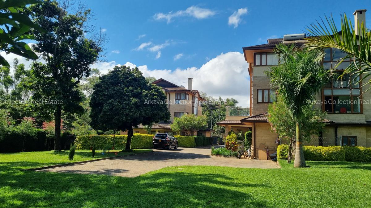 5 Bed House with En Suite in Lavington - 9