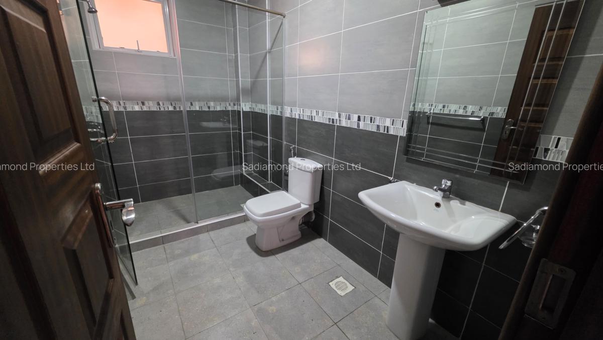 Furnished 2 Bed Apartment with En Suite in Brookside - 8