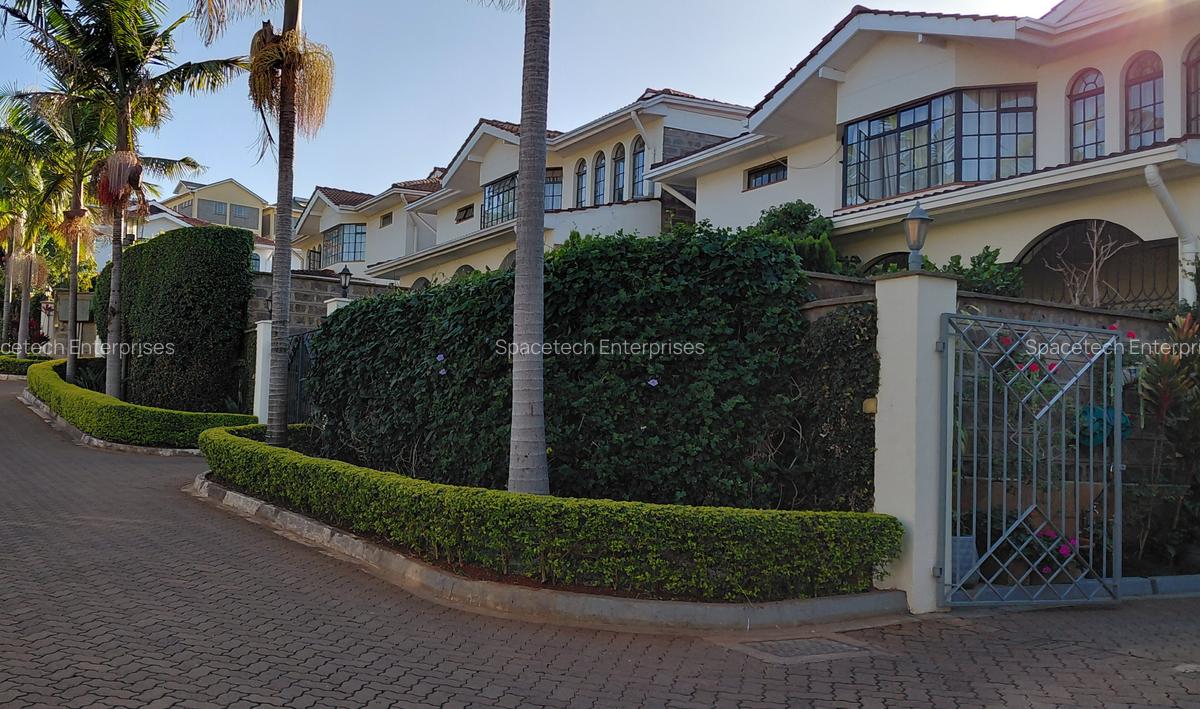 4 Bed Townhouse with En Suite in Westlands Area - 2