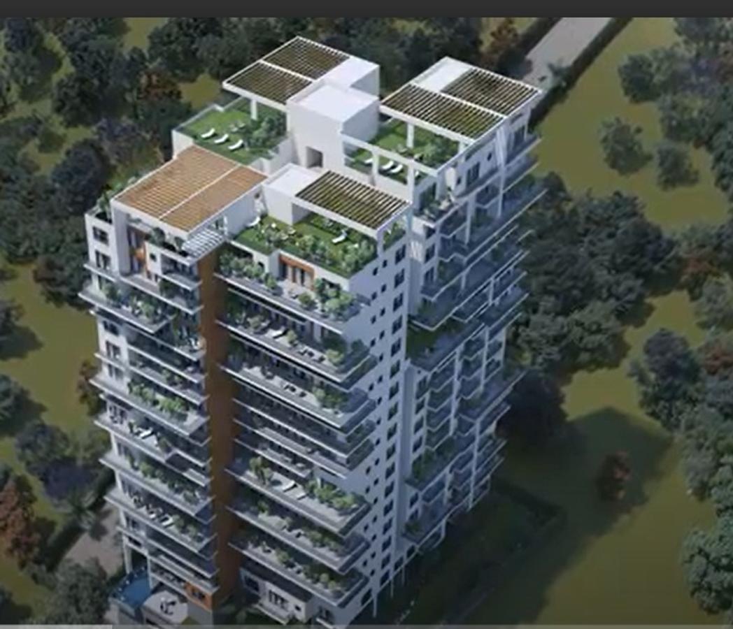 3 Bed Apartment with En Suite in Riverside - 2