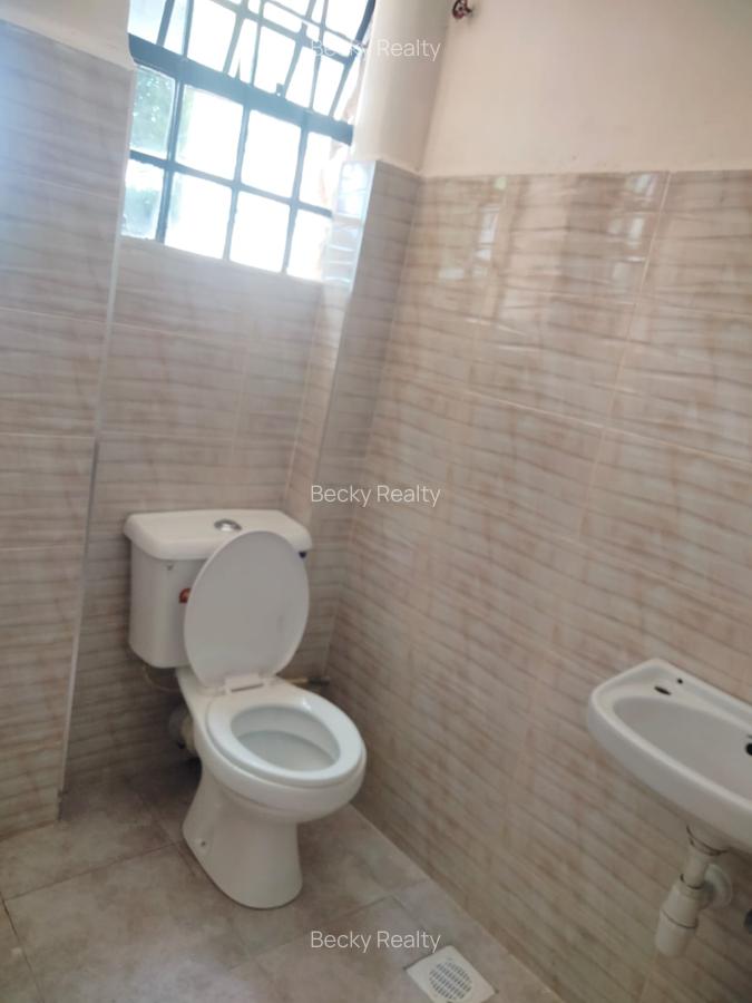 5 Bed House with En Suite at Membley - 6