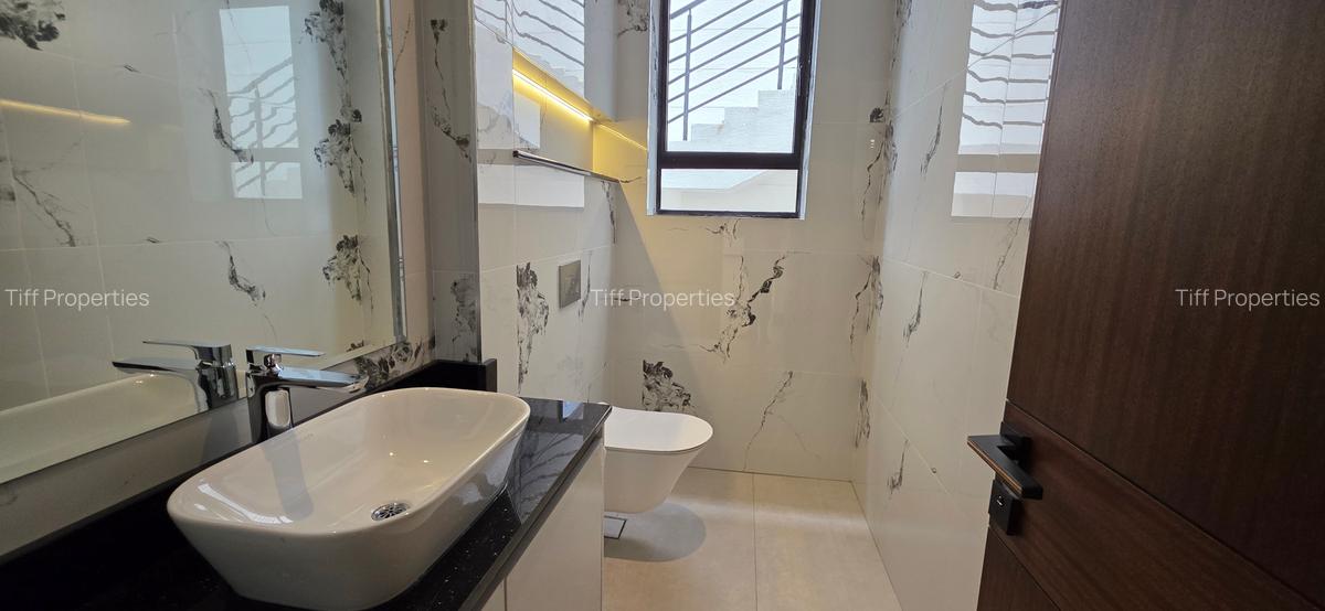 5 Bed Townhouse in Kitisuru - 19