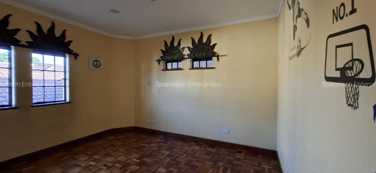 4 Bed Townhouse with En Suite in Westlands Area - 12