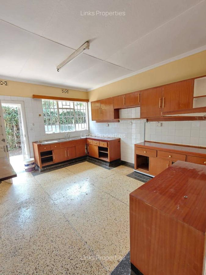 3 Bed House with En Suite at Bogani Road - 6