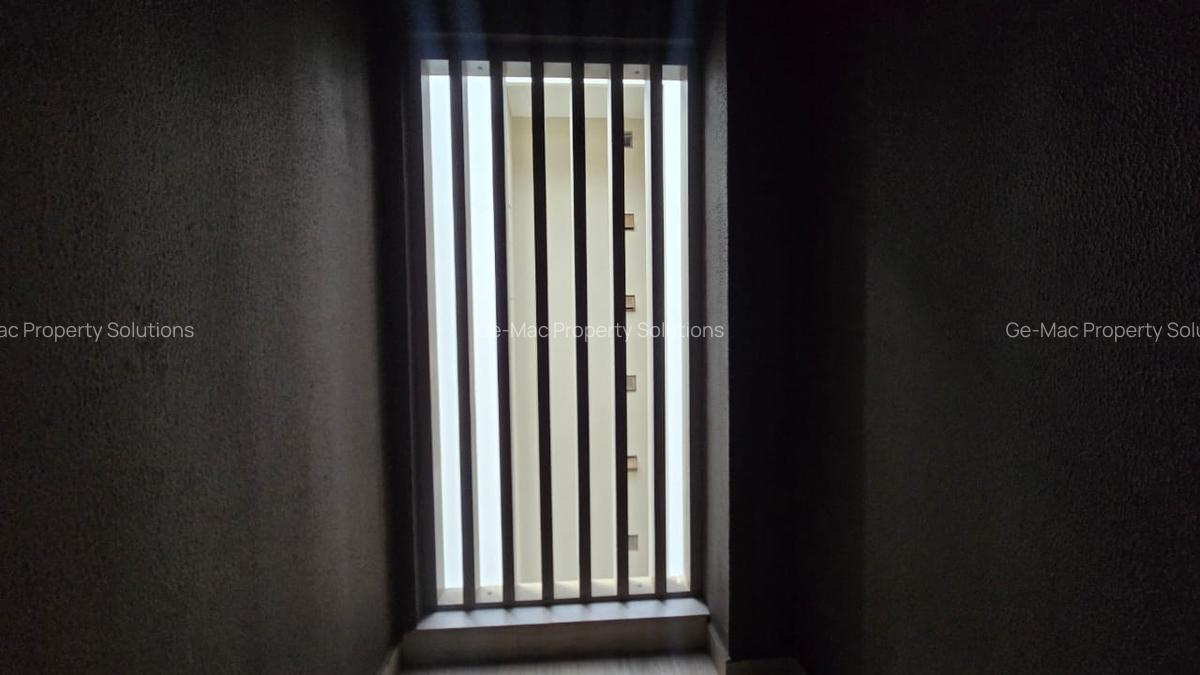 2 Bed Apartment with En Suite in Nyari - 11