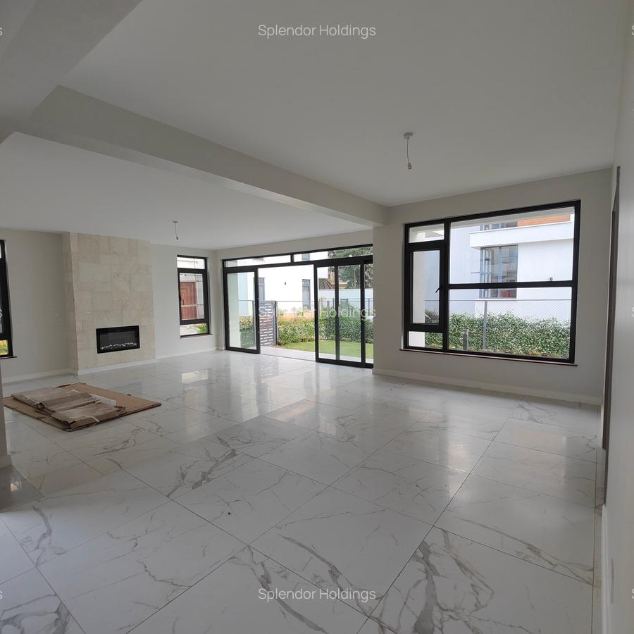 5 Bed Townhouse with En Suite in Lavington - 18