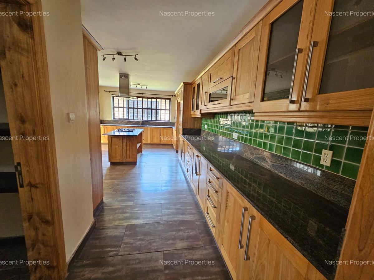 5 Bed House with En Suite in Nyari - 13