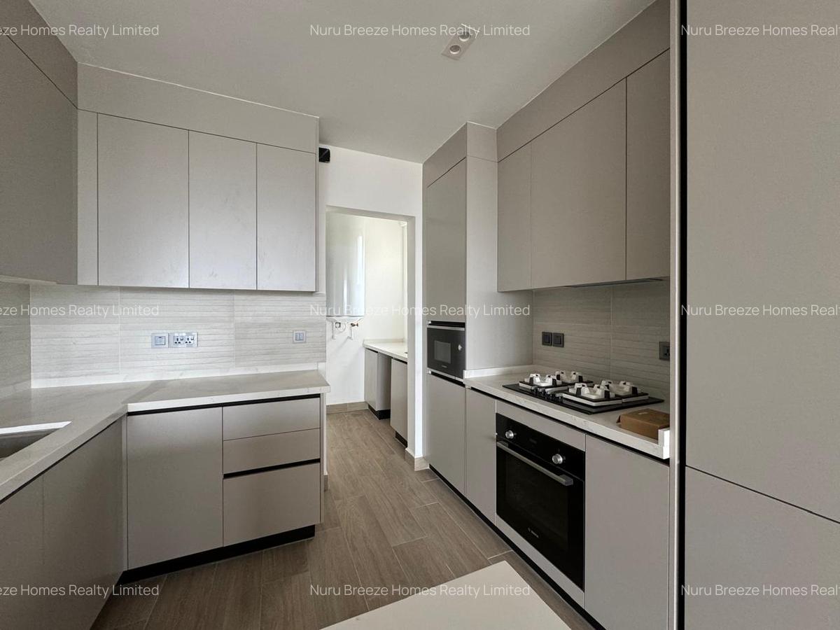 3 Bed Apartment with En Suite in Riverside - 3