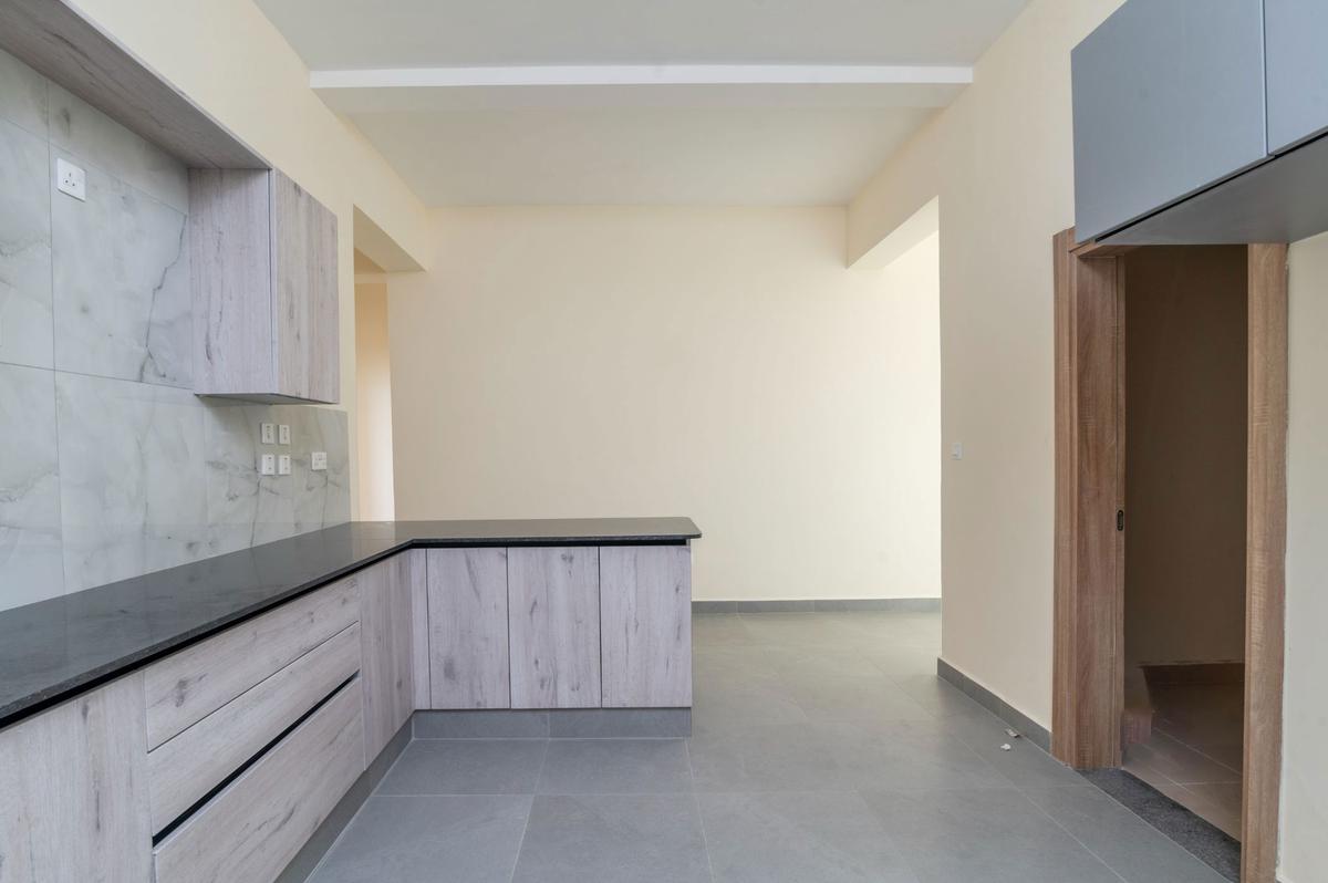 3 Bed Apartment with En Suite in Parklands - 6